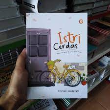 Istri Cerdas (Praktis dan Hemat Mengelola Rumah Tangga)